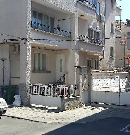 Rakovski 13 *